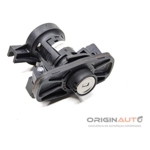 Miolo Fechadura Porta Malas Mercedes C180 2012 A2047580014