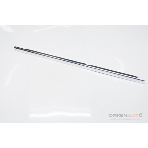 Pestana Friso Ext Porta T/e Mercedes C200 2019 A2057300324