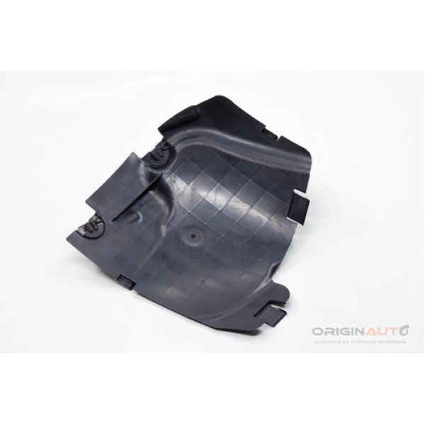 Tampa Capa Parabarro Dianteira Esquerda Mercedes C200 2019