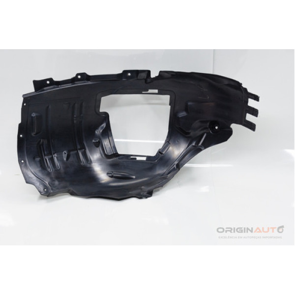 Capa Parabarro Dianteira Esquerda Mercedes C200 2019