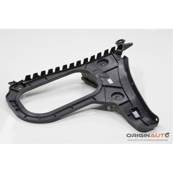 Guia Parachoque Traseiro Direito Audi A3 Sedan 1.8 Tfsi 2014