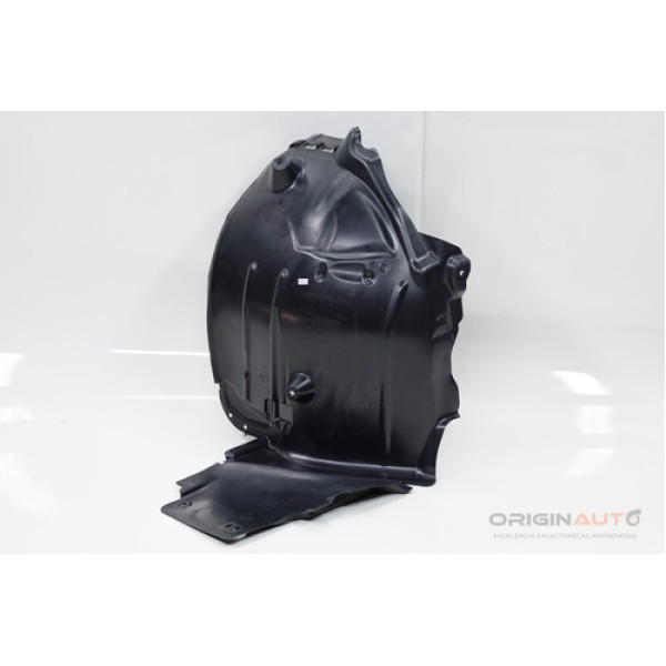 Capa Parabarro Dianteira Esquerda Mercedes C200 2019