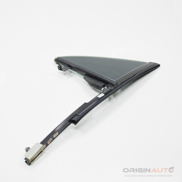 Vidro Vigia Traseiro Direito Mercedes Cla 200 1.6 2018 A1177
