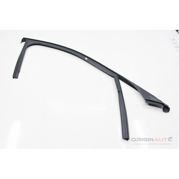 Canaleta Dianteira Esquerd Mercedes C43 Amg 2018 A2057254500