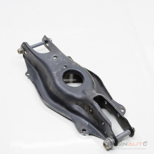 Bandeja Suspensão Tras Dir Mercedes C43 Amg 2018 A2053522000